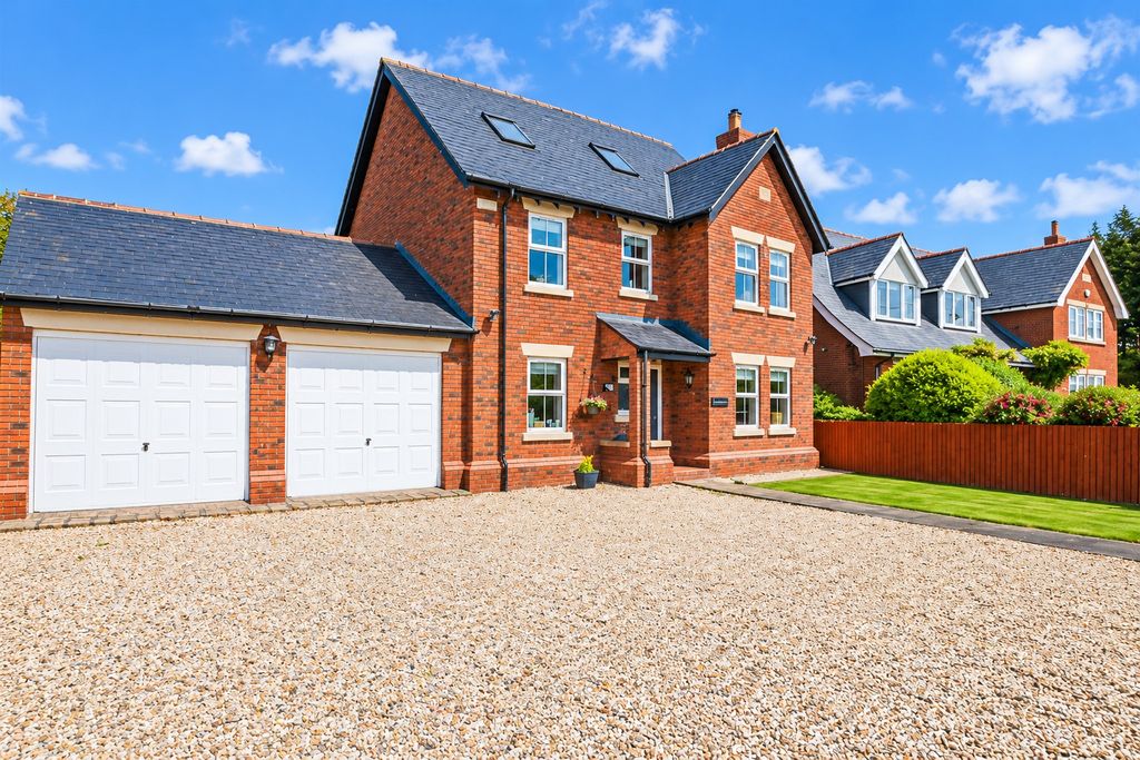 Property photo 1 of 36 5196630
