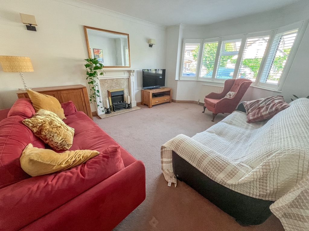 Property photo 3 of 49