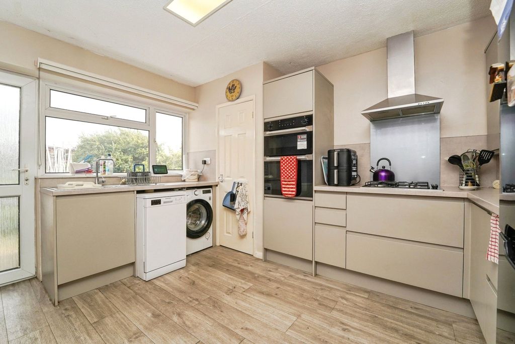 Property photo 3 of 11 Pbox-Img.Jpg