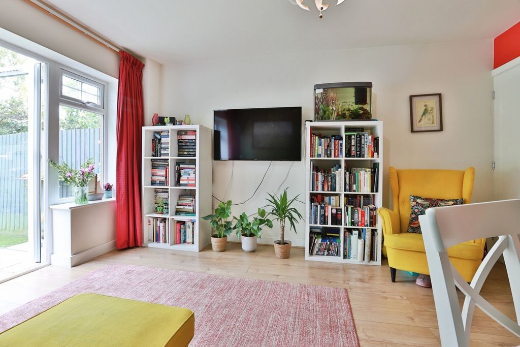 Property photo 3 of 18 Pbox-Img.Jpg