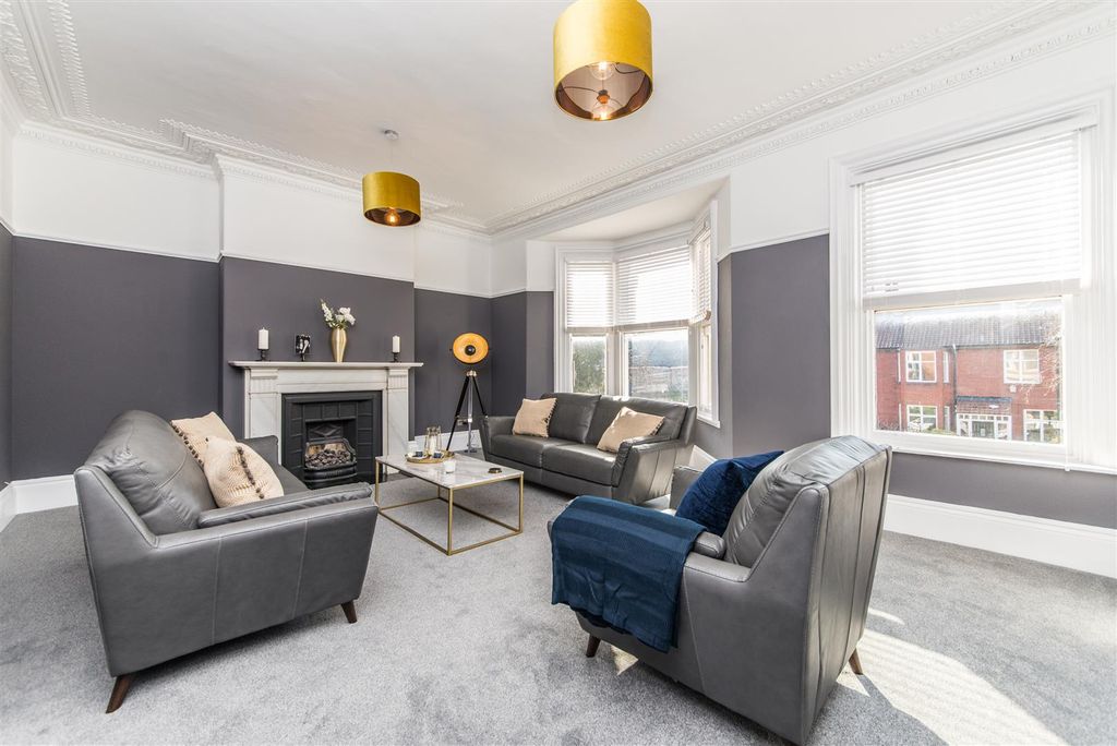 Property photo 2 of 27