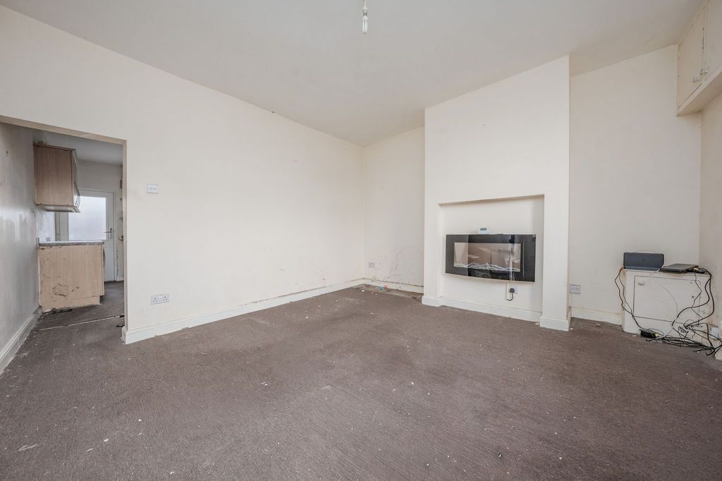 Property photo 2 of 18 Gallery