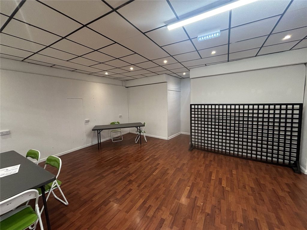 Property photo 3 of 4 Picture No. 02