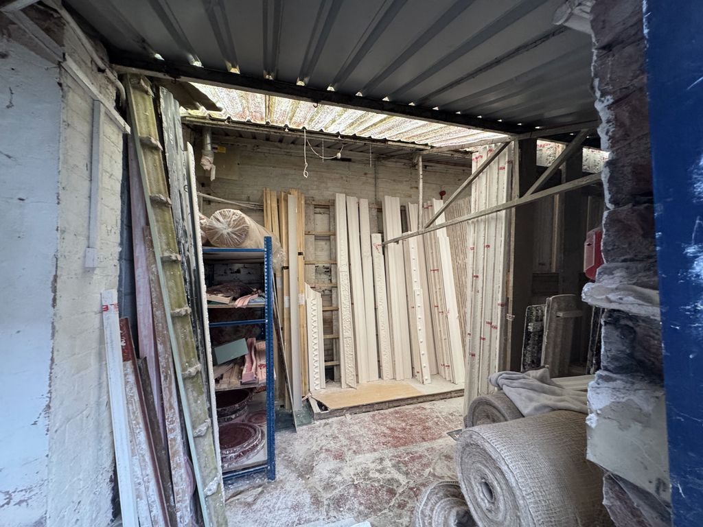 Property photo 3 of 8