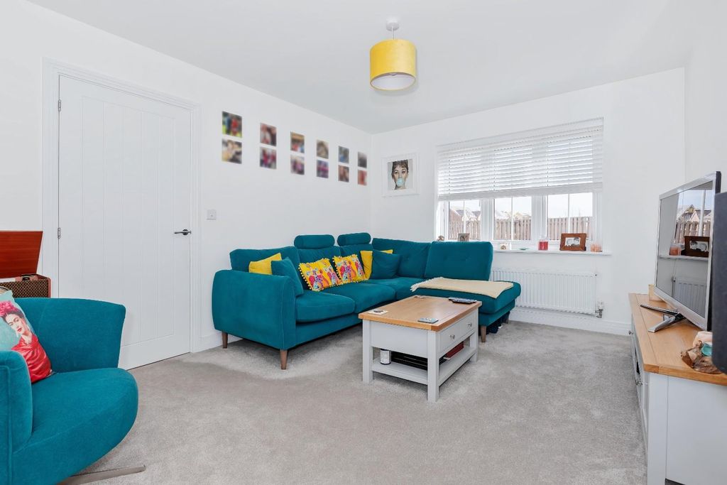 Property photo 2 of 14 Holly Blue Rd_11.Jpg