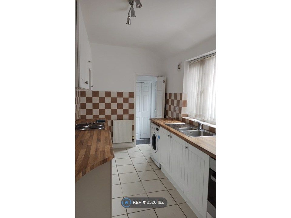 Property photo 1 of 9 Kitchen