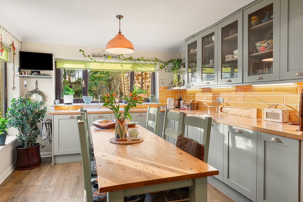 Property photo 3 of 38