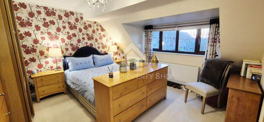 Property photo 2 of 33