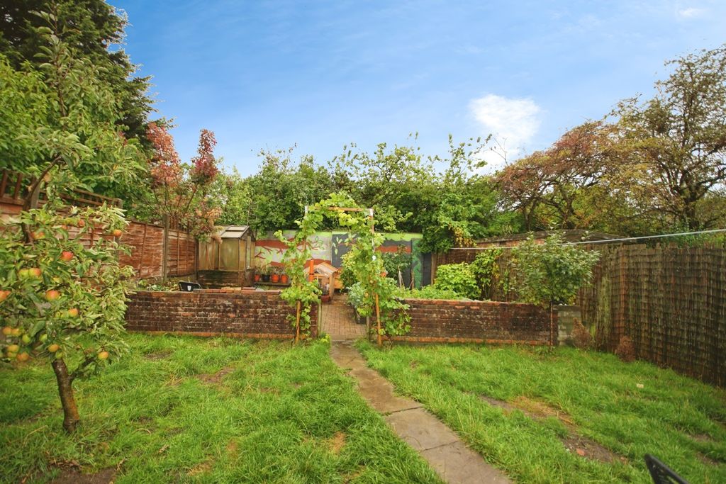 Property photo 2 of 17 Photo