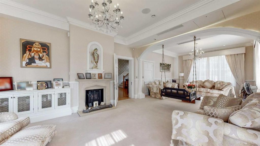 Property photo 2 of 14