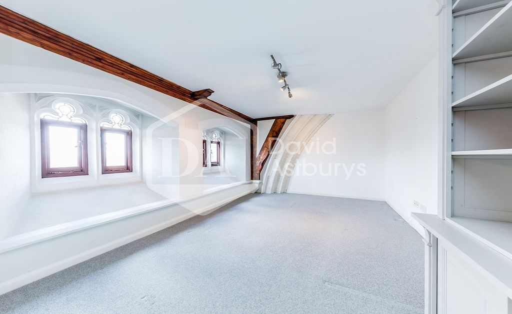 Property photo 3 of 11