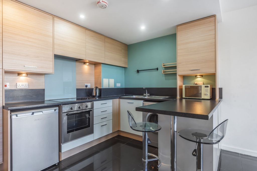 Property photo 2 of 7 890448 (4)