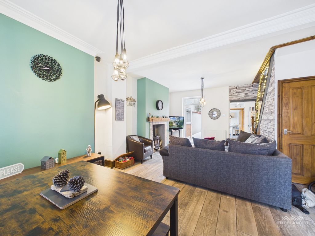Property photo 3 of 15 Living Room Diner