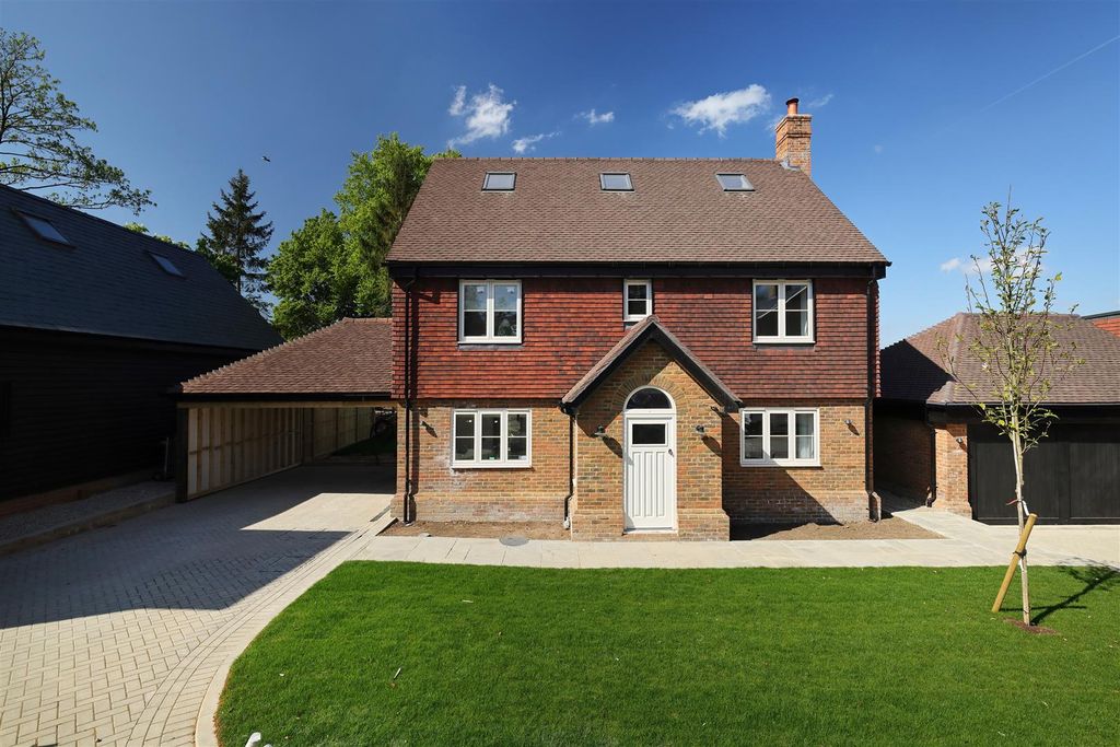 Property photo 1 of 25 Paddockgrove-P8-P9-Externals-Apr26-7864.Jpg