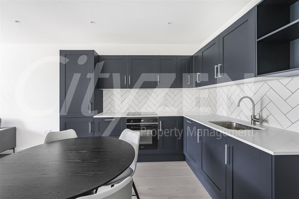 Property photo 2 of 34 Kitchen (Photo Of Similar Apartment)
