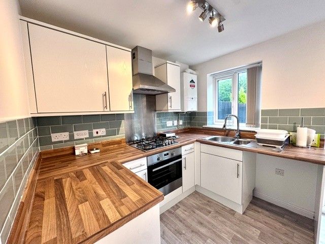 Property photo 3 of 13 Kitchen