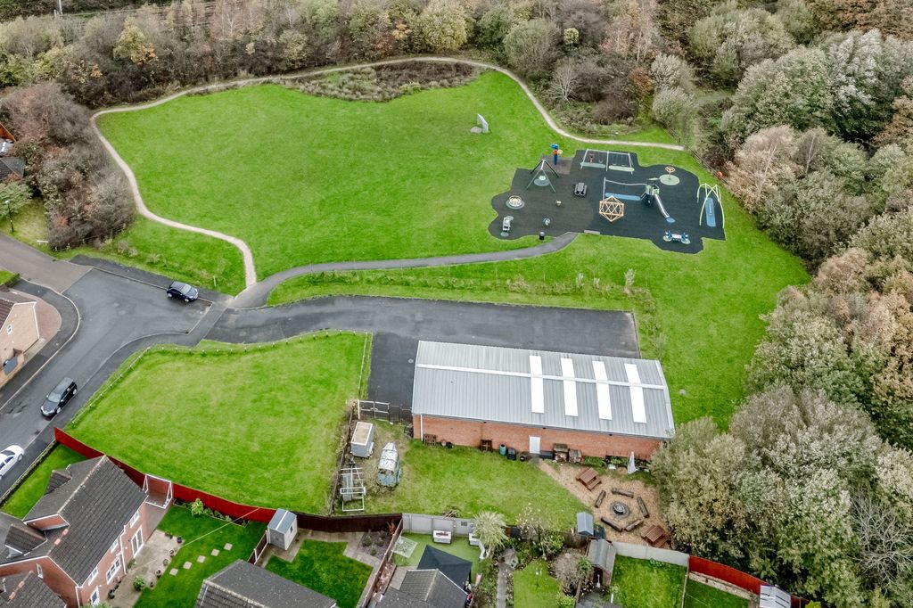 Property photo 3 of 48