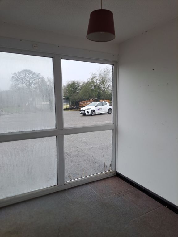 Property photo 3 of 6 Photo 2