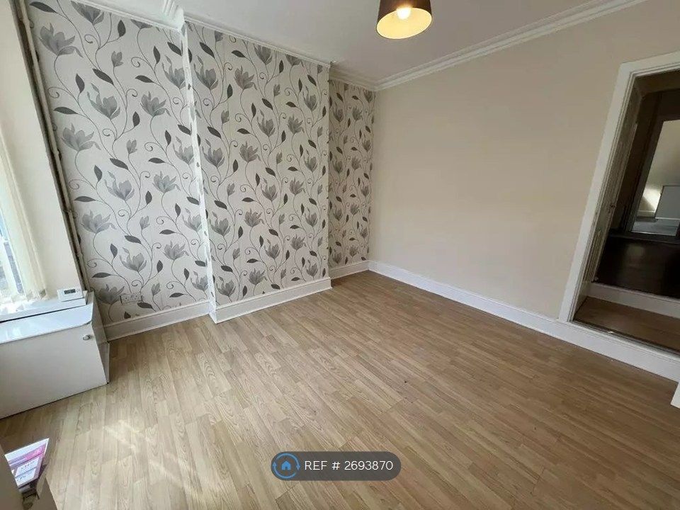 Property photo 2 of 8 Front Reception Room