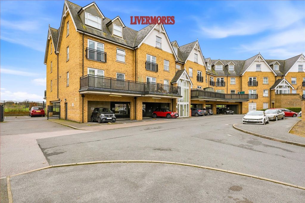 Property photo 1 of 20 External