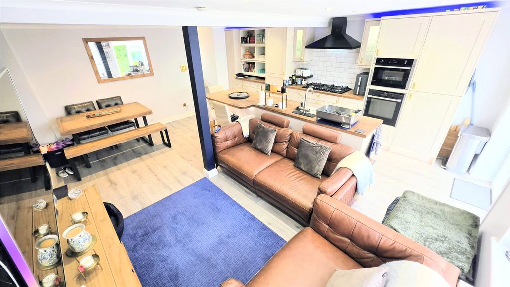 Property photo 3 of 19 Picture No. 27