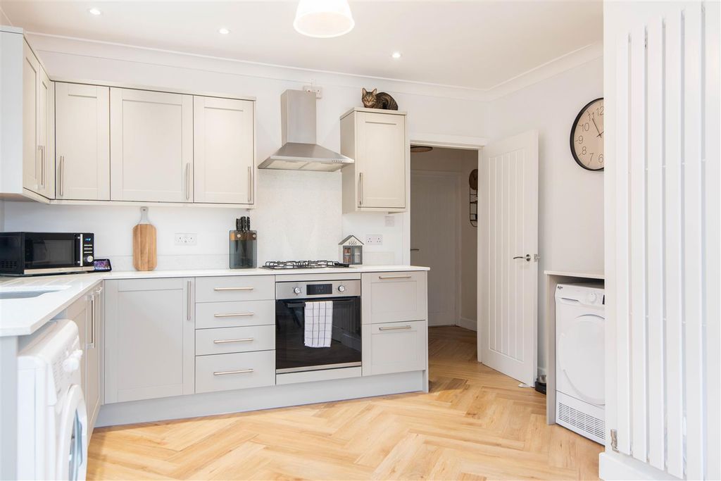 Property photo 3 of 22 Kitchen