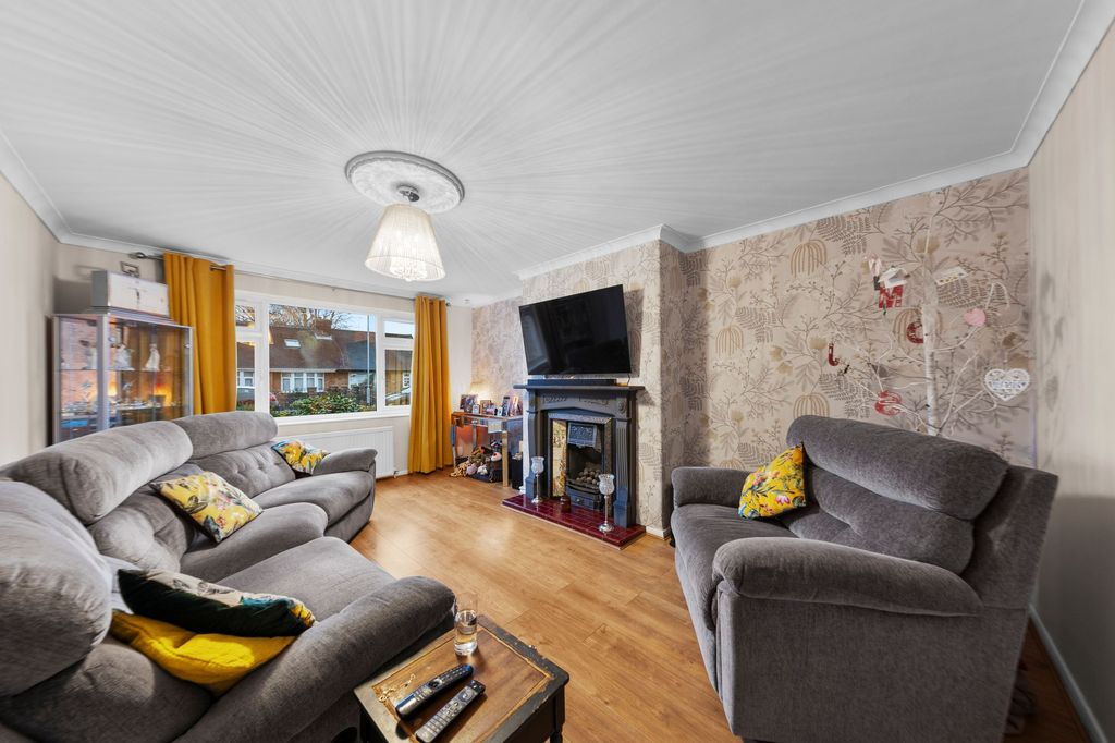 Property photo 3 of 27