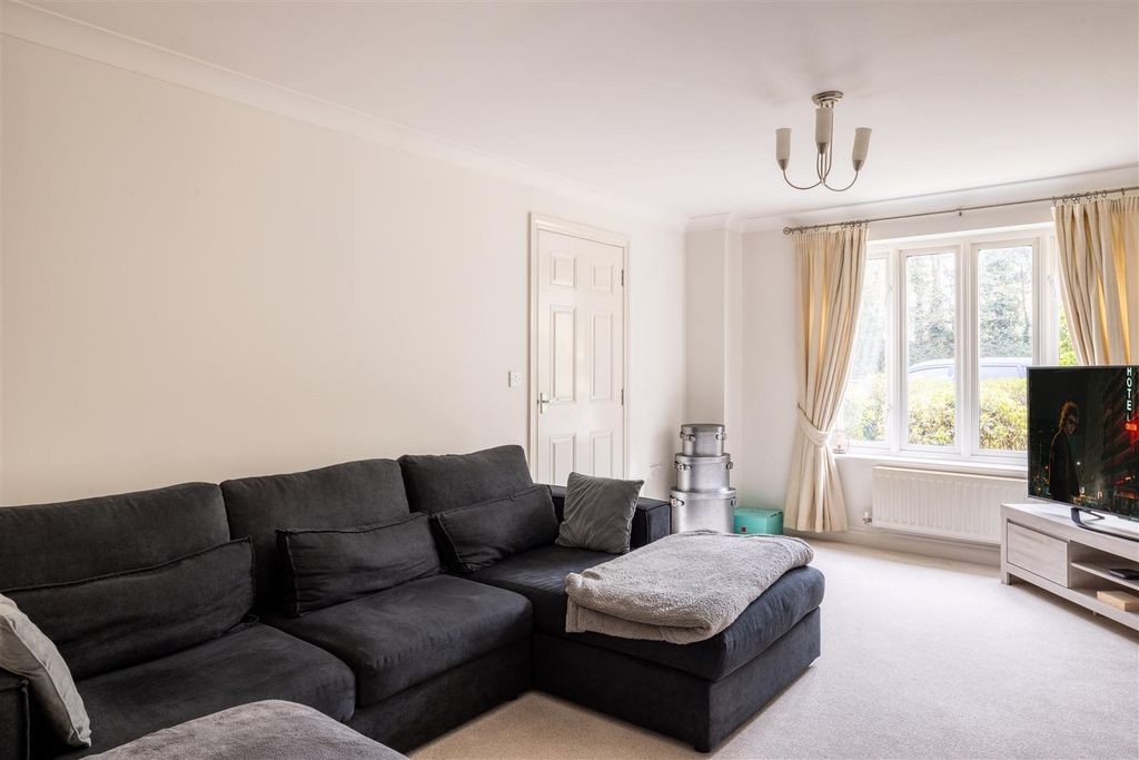 Property photo 2 of 22