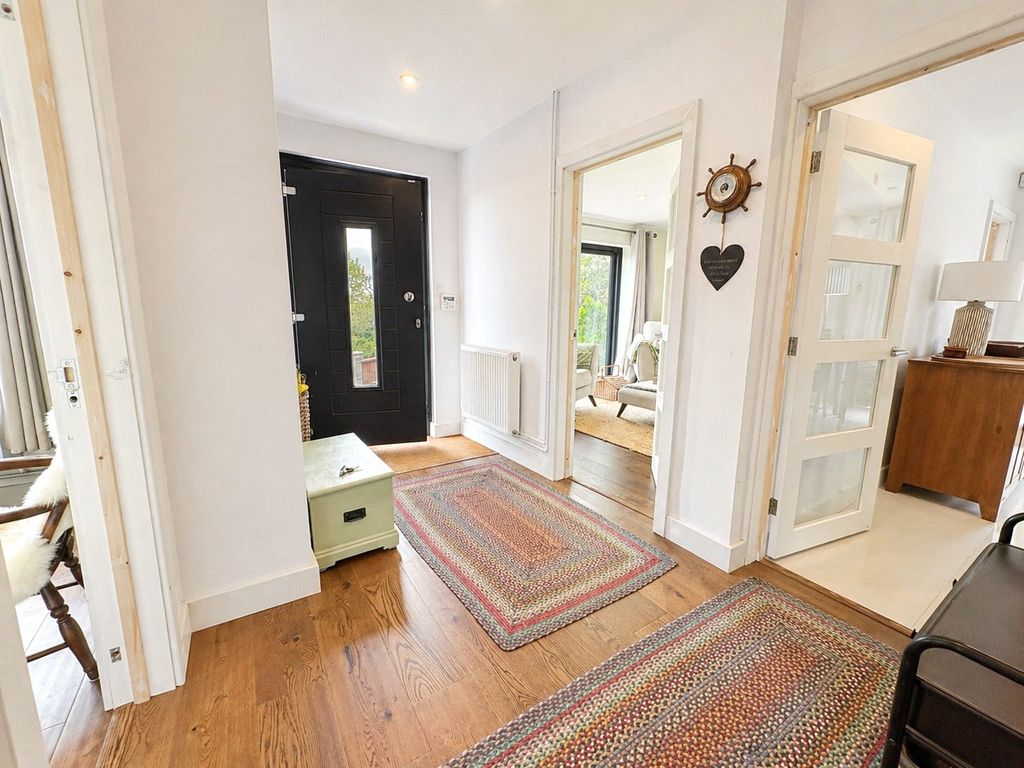 Property photo 3 of 16 Picture No. 24