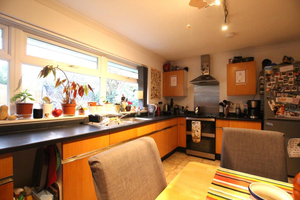 Property photo 3 of 11 Kitchen Alt.Jpg