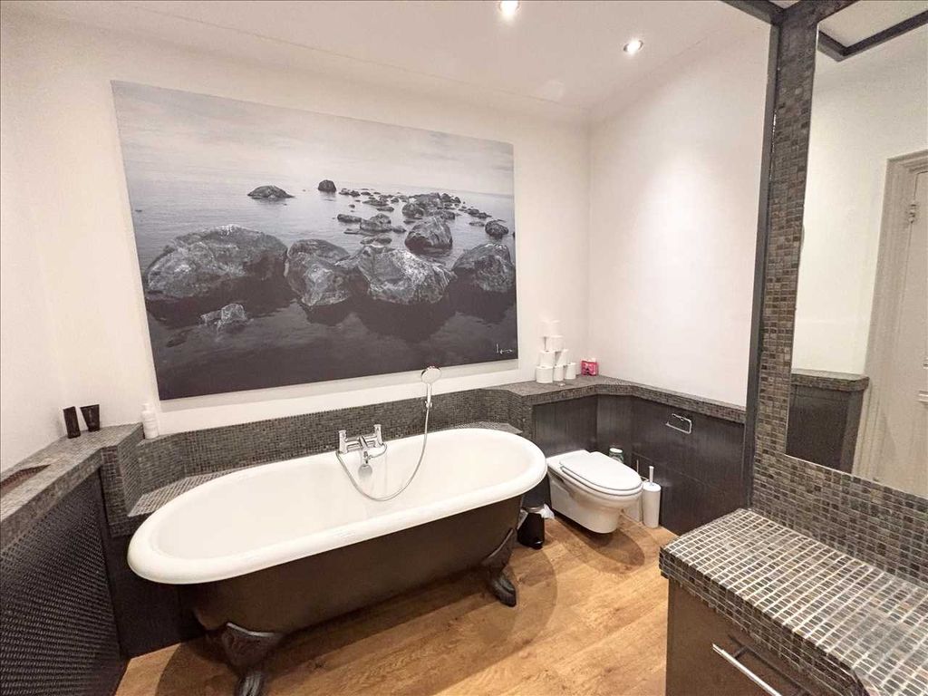 Additional image 12 of 4 bed flat for saleCavendish Road East, The Park, Nottingham NG7