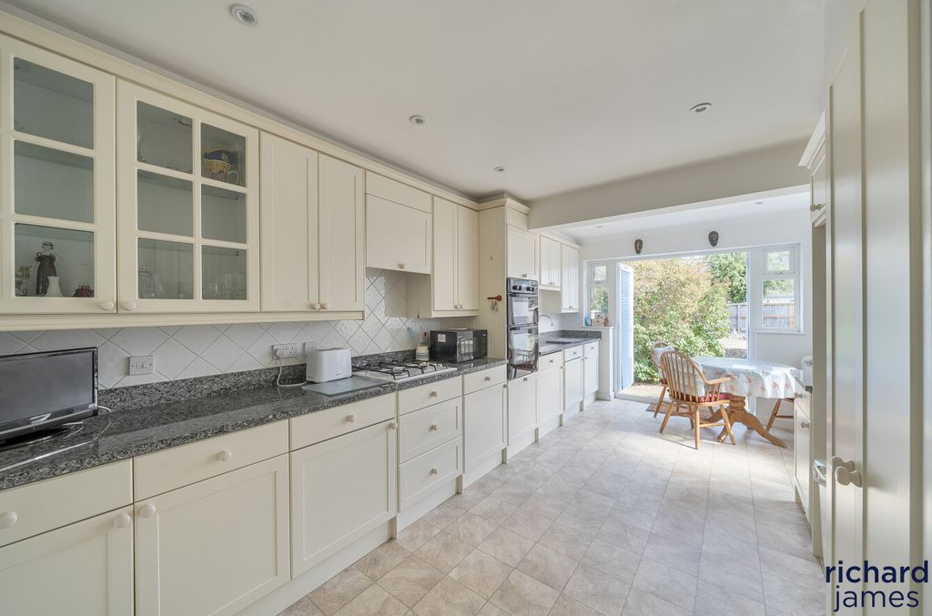 Property photo 2 of 21 2543Fd9Ad5214A58Af7160E5Cfe5692A