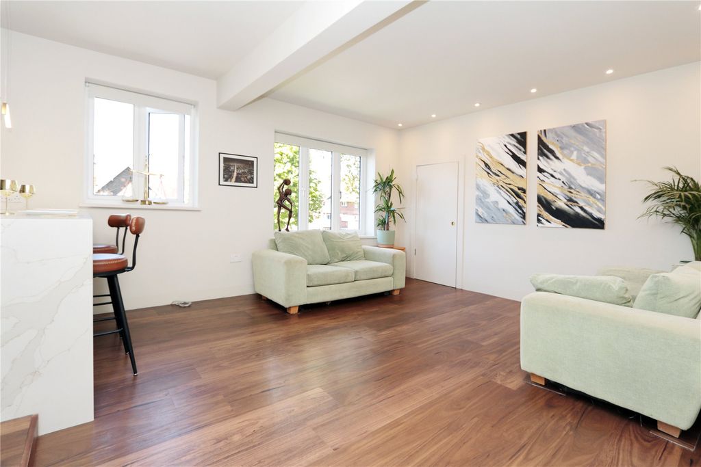 Property photo 2 of 11 Picture No. 08
