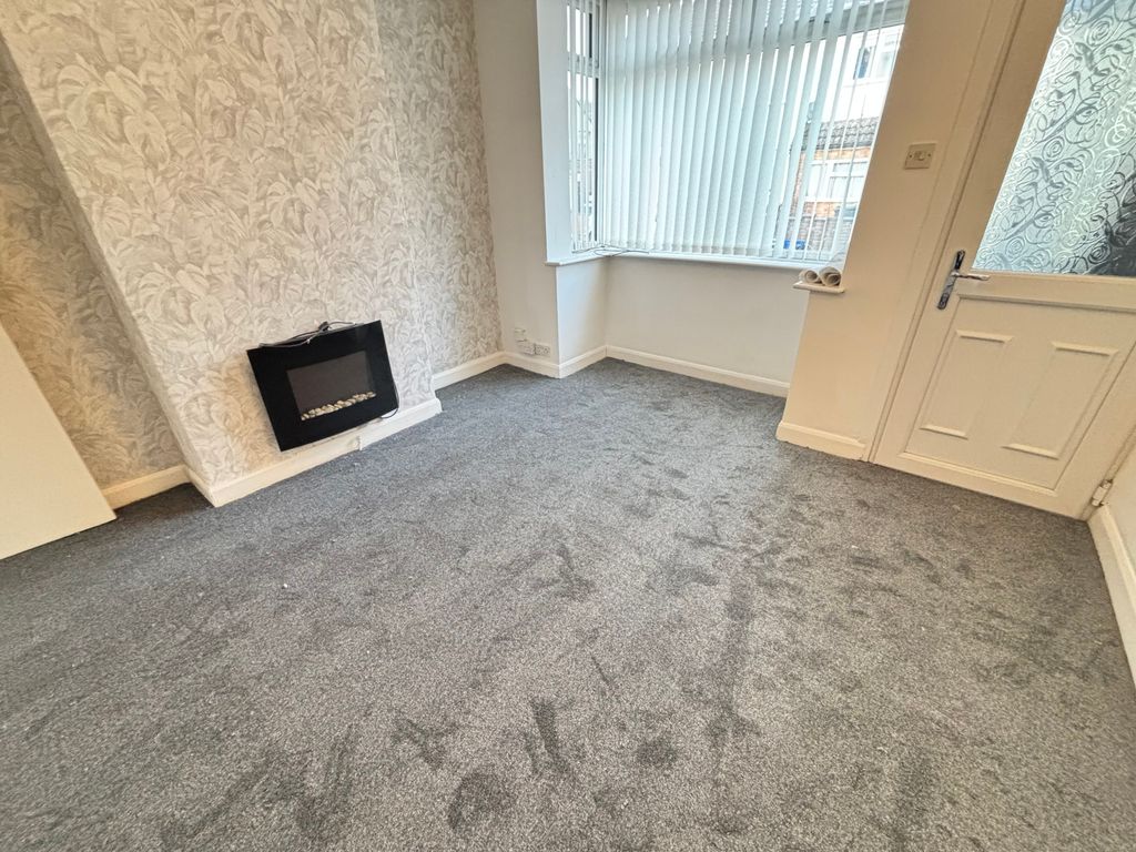 Property photo 2 of 12 Image