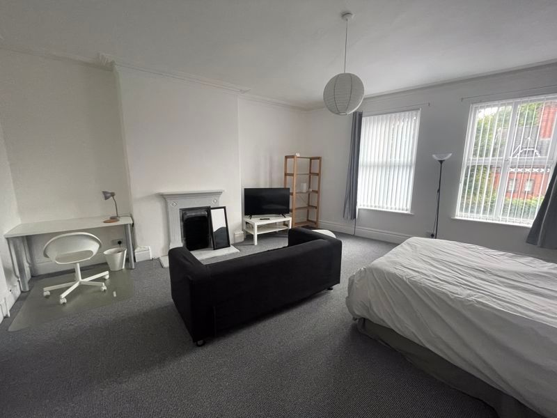 Property photo 2 of 5 Bedroom 1