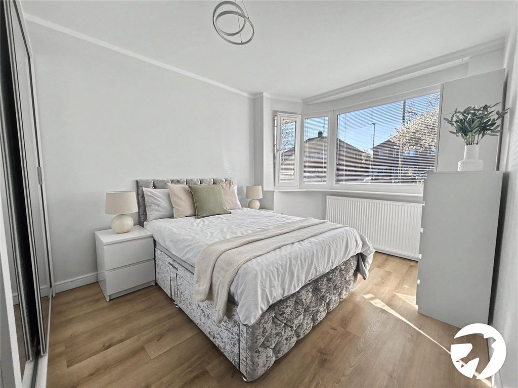 Property photo 3 of 31 Picture No. 17