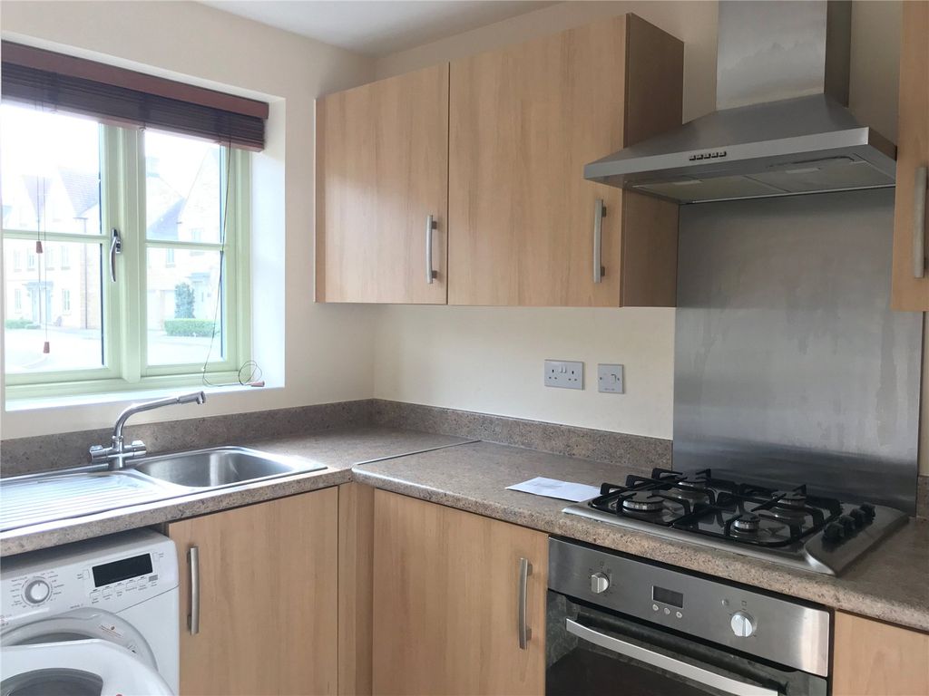 Property photo 2 of 6 Kitchen