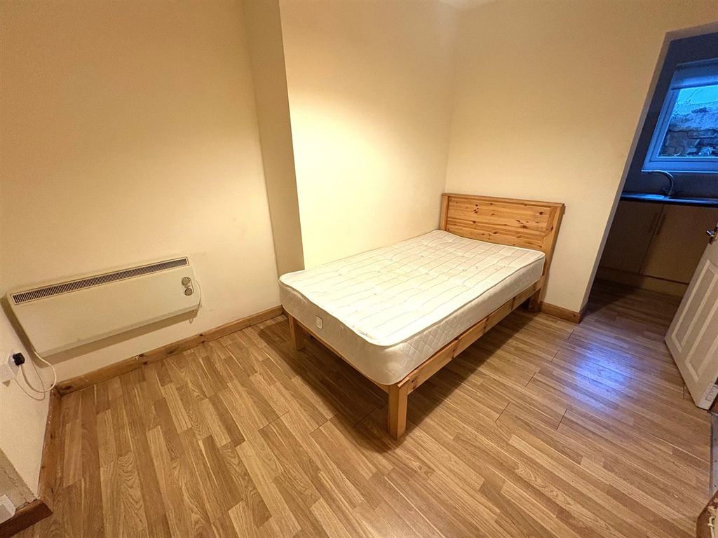 Property photo 3 of 6 Bedroom1.Jpg