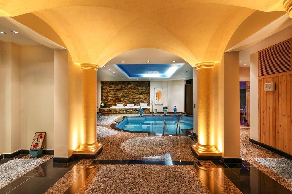 Property photo 3 of 63