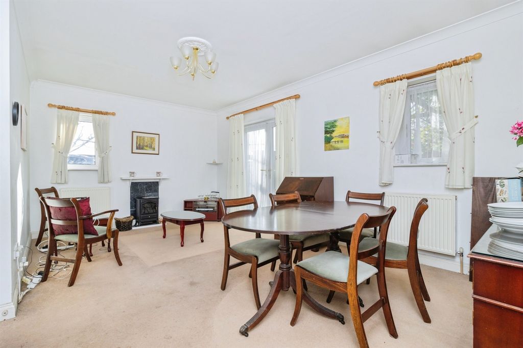 Property photo 3 of 20