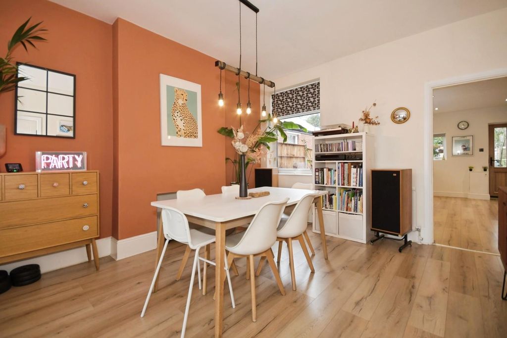 Property photo 3 of 19 Dining Room 02.Jpg