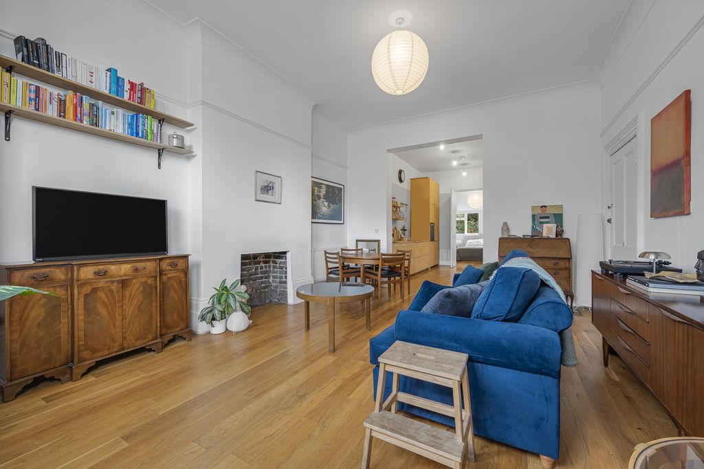 Property photo 3 of 11