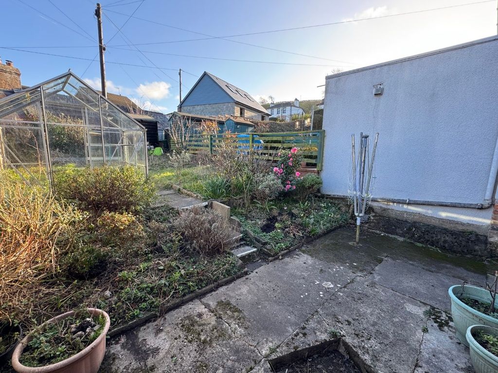 Property photo 3 of 25