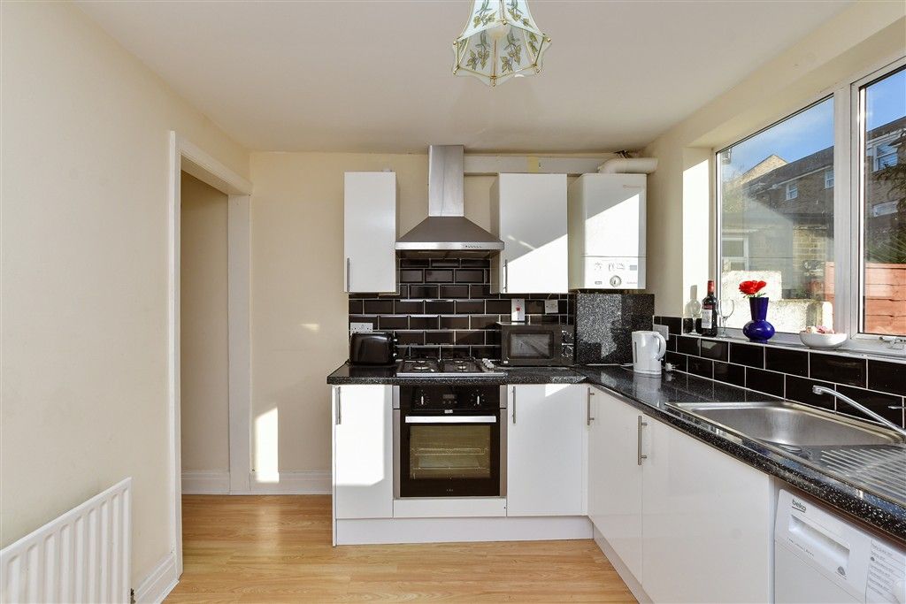 Property photo 2 of 9 Kitchen