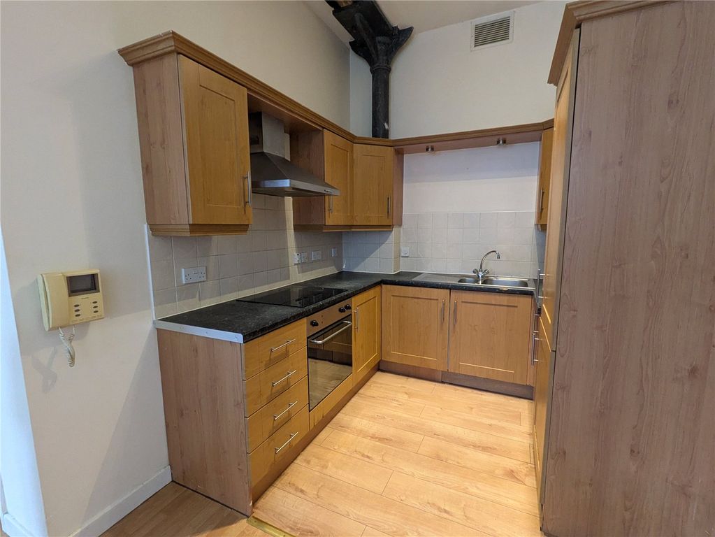 Property photo 2 of 7 Picture No. 15