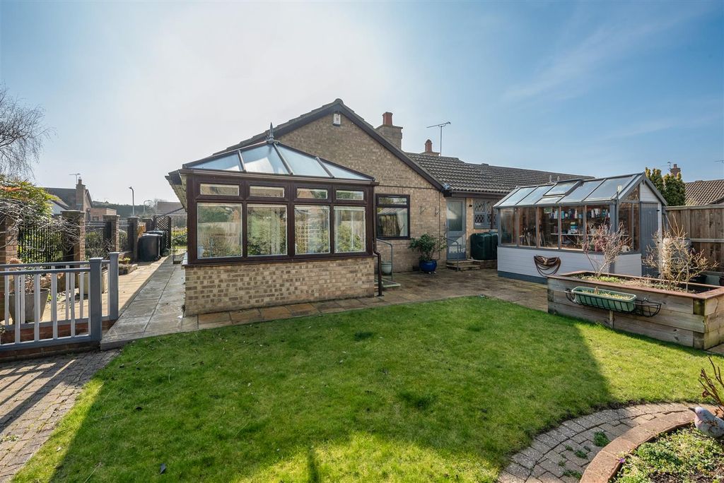 Property photo 3 of 15 The Russets, Chestfield, Whitstable