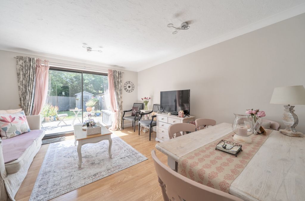 Property photo 2 of 23 1473001-11-6A2827...