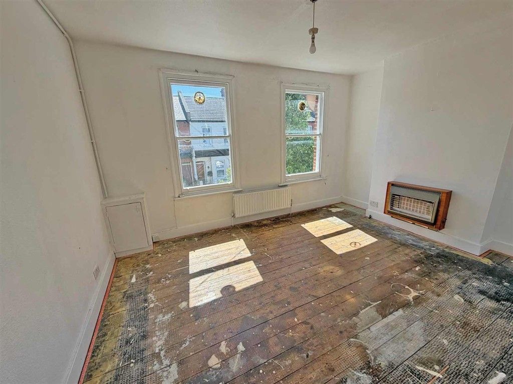 Property photo 2 of 6