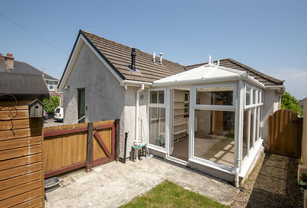 Property photo 2 of 12