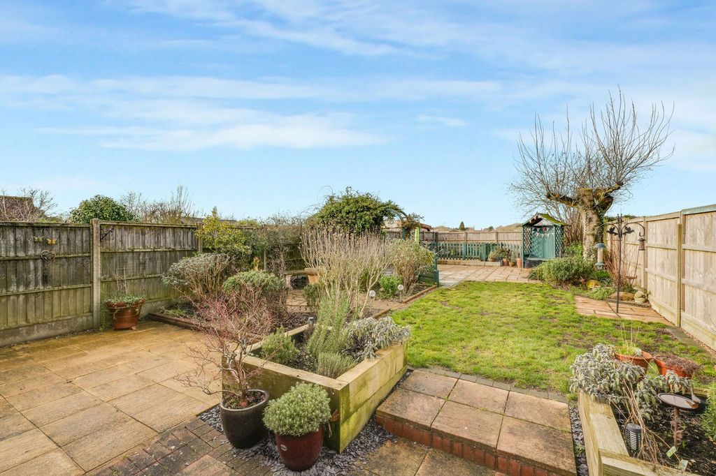 Property photo 2 of 26